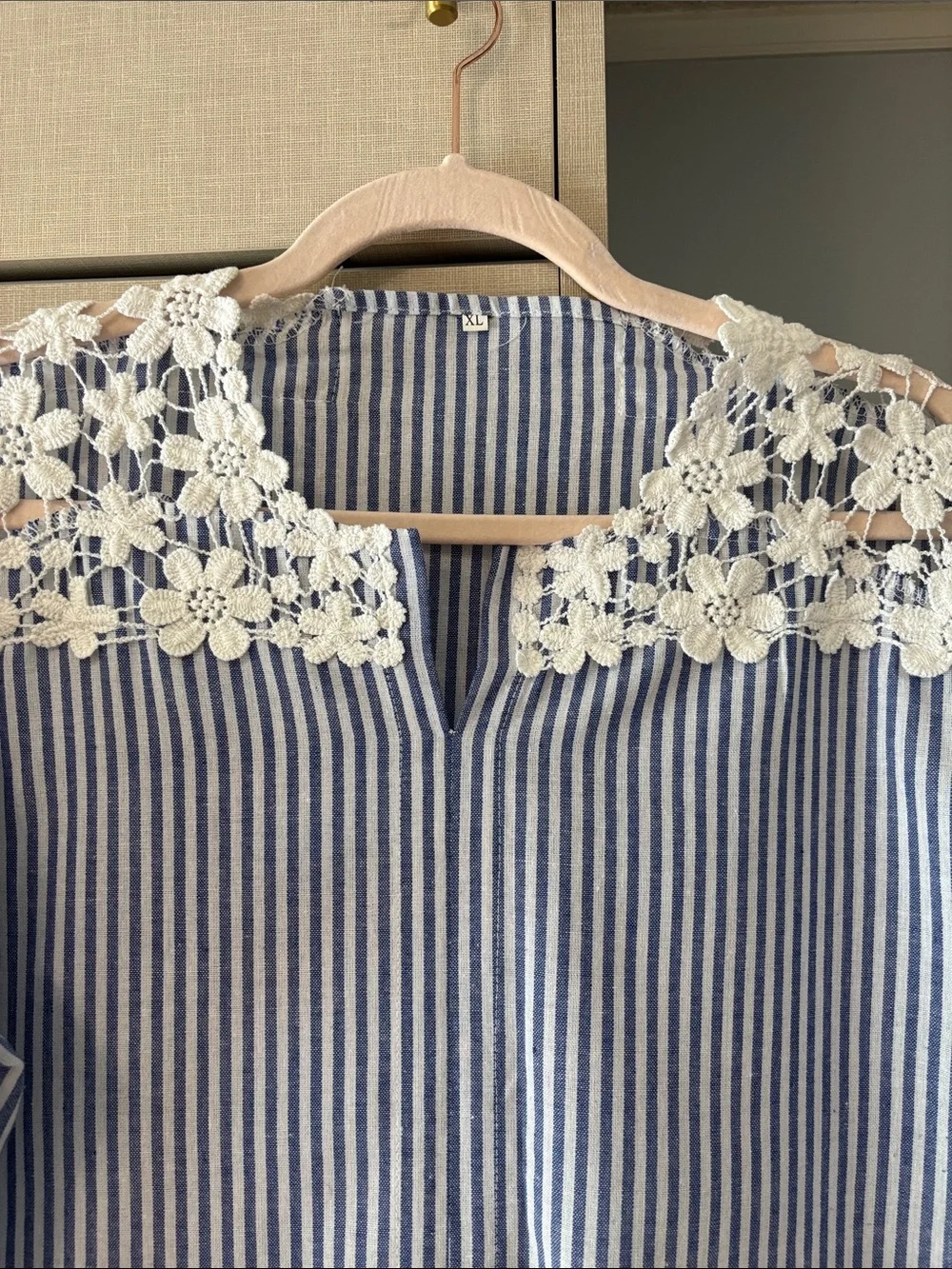 Striped Blue and White Crochet lace  Yoke Women's Top size XL - Picture 3 of 6